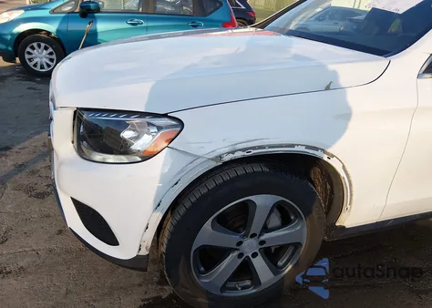 2017 Mercedes-Benz Glc 300 4Matic z USA, uszkodzony, nr VIN WDC0G4KB0HF130252